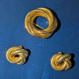 Napier Gold-Tone Polished Jewelry Clip